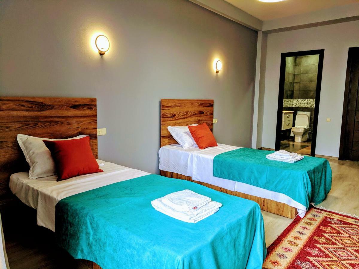 Hotel Canvas Tbilisi Esterno foto