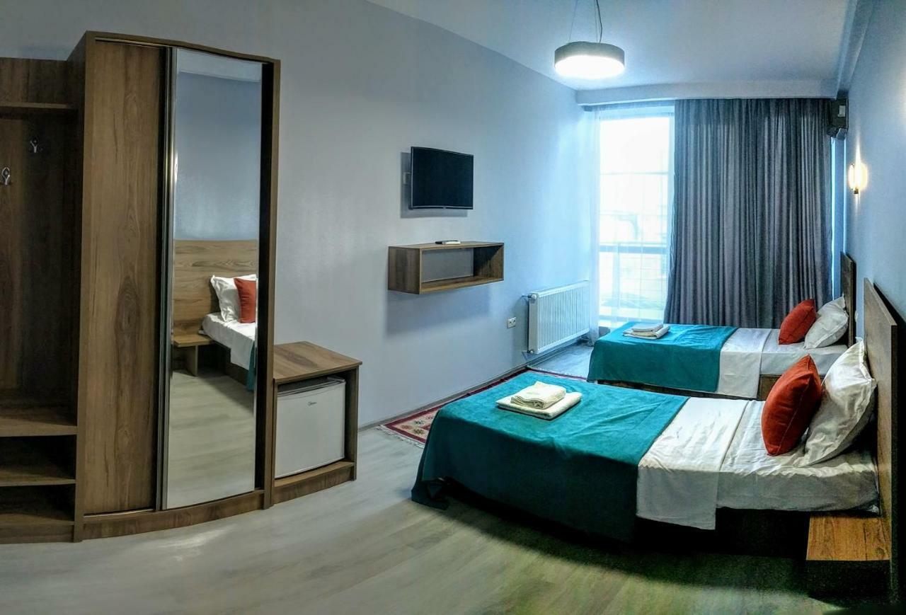 Hotel Canvas Tbilisi Esterno foto